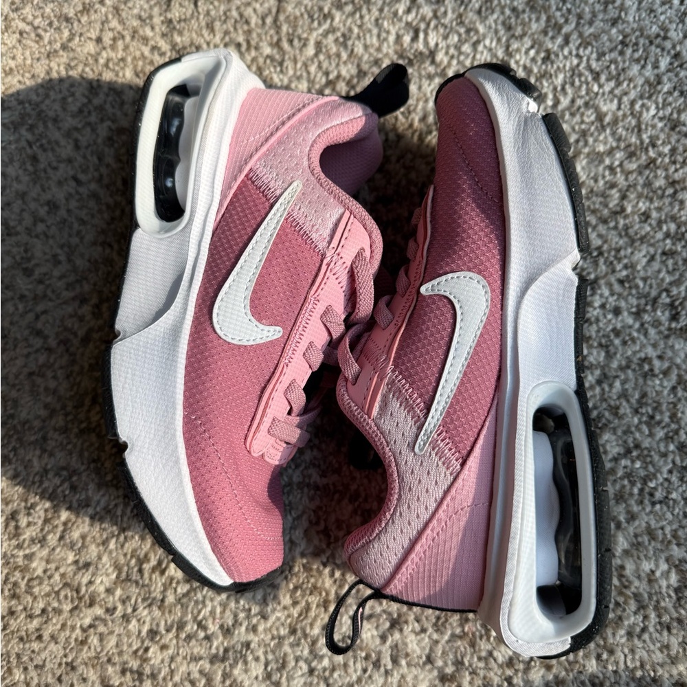 Nike Girls Air Max size 10.5